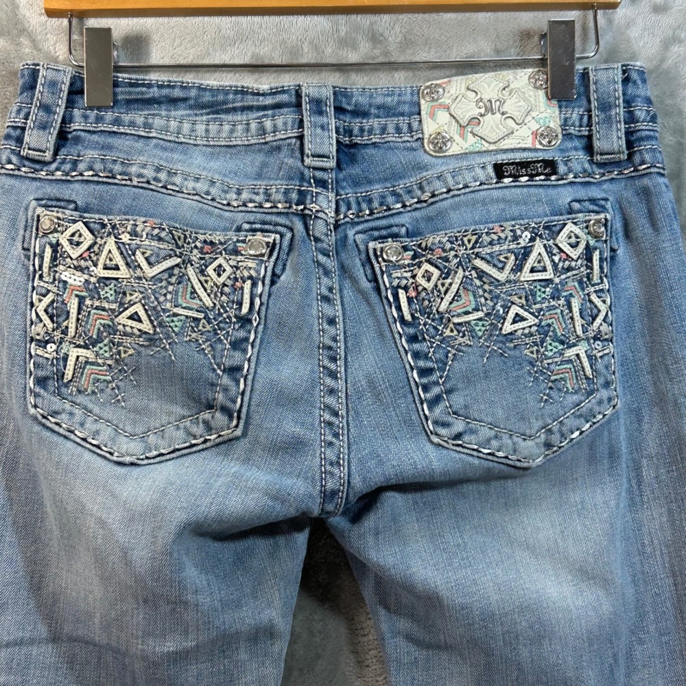 Miss Me Signature Cropped Capri Jean 29 Light Wash Embroider Sequin JE8131C Read - Picture 8 of 15